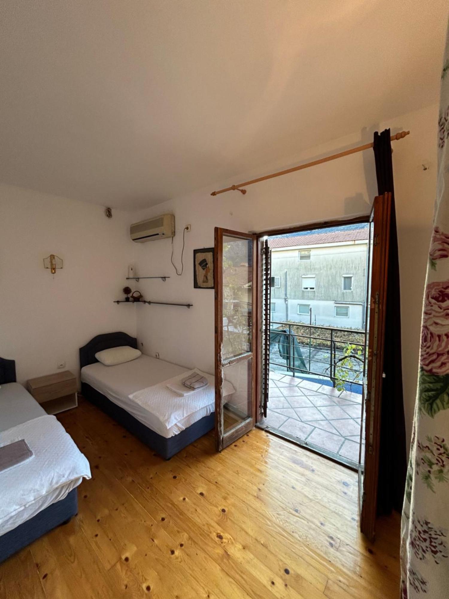 Club Neni Hotel Kotor Zewnętrze zdjęcie