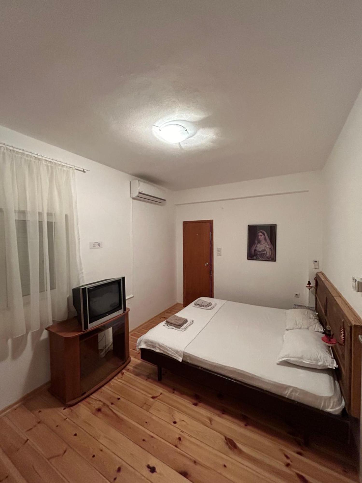 Club Neni Hotel Kotor Zewnętrze zdjęcie