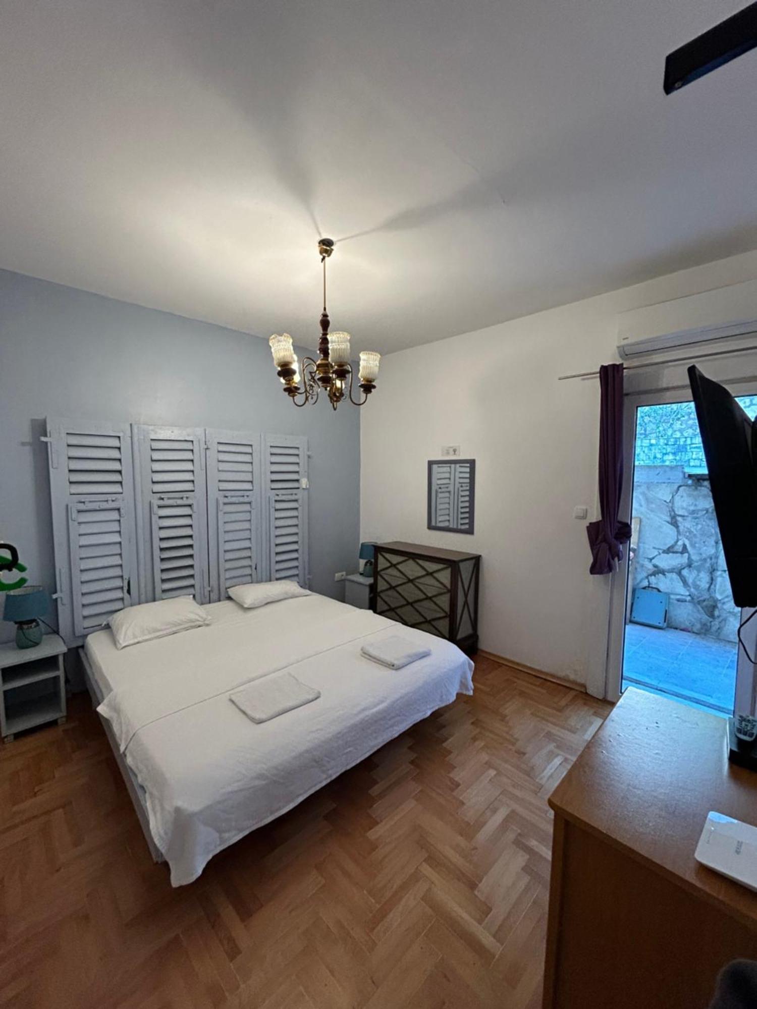 Club Neni Hotel Kotor Zewnętrze zdjęcie