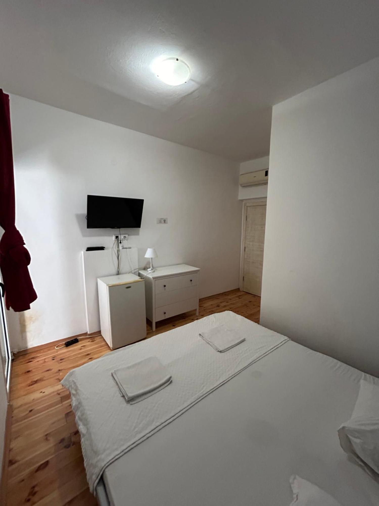 Club Neni Hotel Kotor Zewnętrze zdjęcie