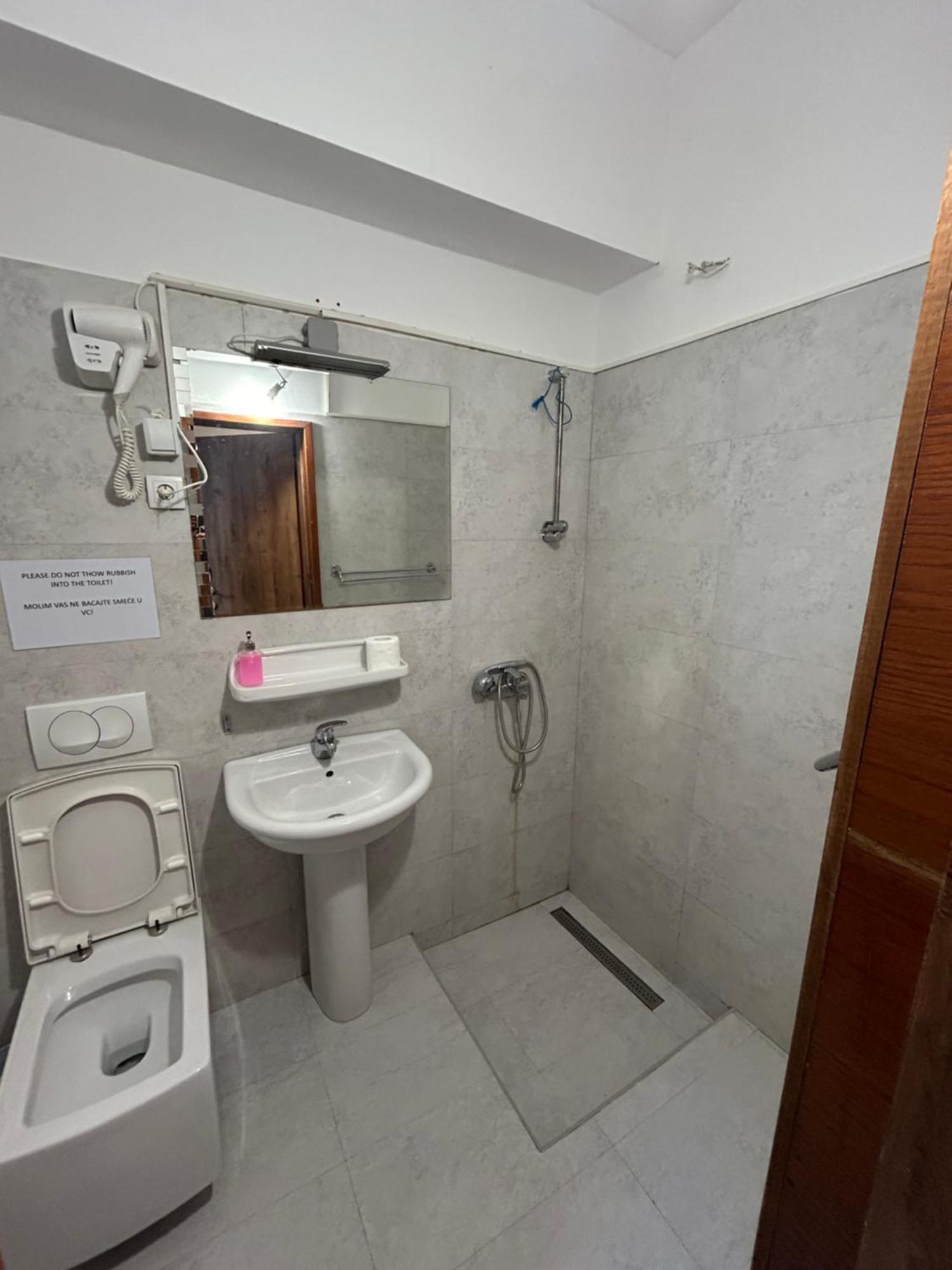 Club Neni Hotel Kotor Zewnętrze zdjęcie